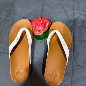 Reef Women's Brown and White Sandals